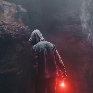 女友第一视角诱惑亲吻
