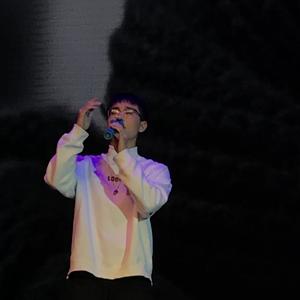 美女露出奶头❌跳舞视频
